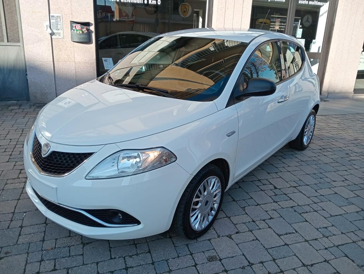 Lancia Ypsilon 1.2 69 CV 5 porte