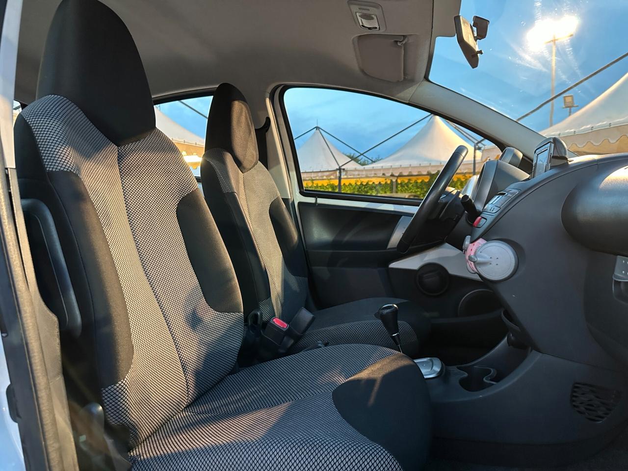 TOYOTA Aygo 1.0 VVT-i 5 porte Lounge Connect M-MT