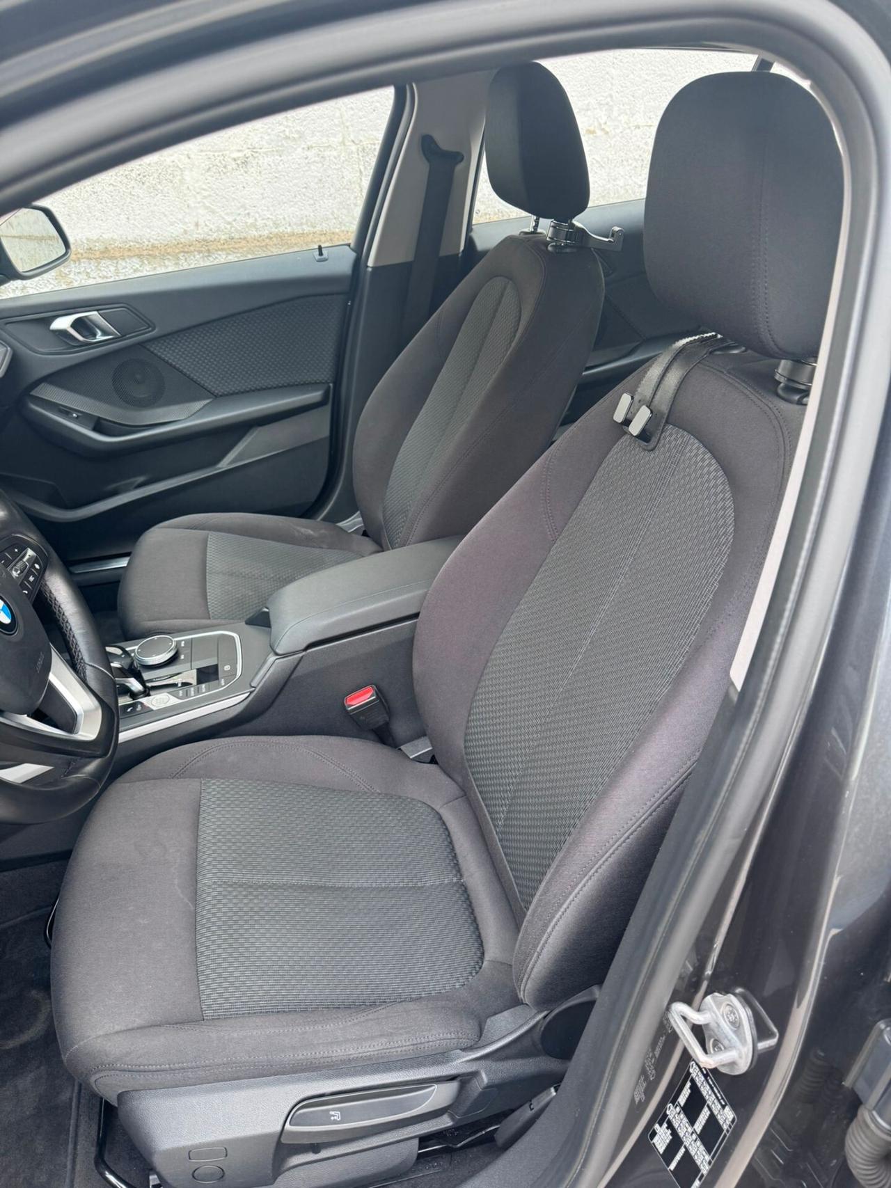 Bmw 116 116d 5p. Business Advantage