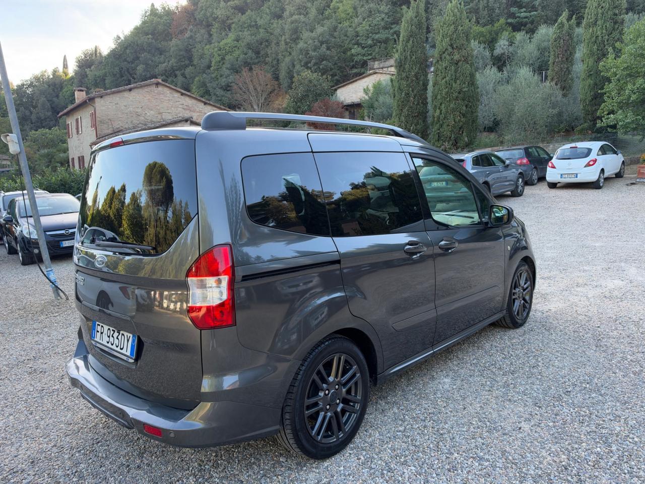 Ford Tourneo Courier 1.5 TDCI 100 CV Sport