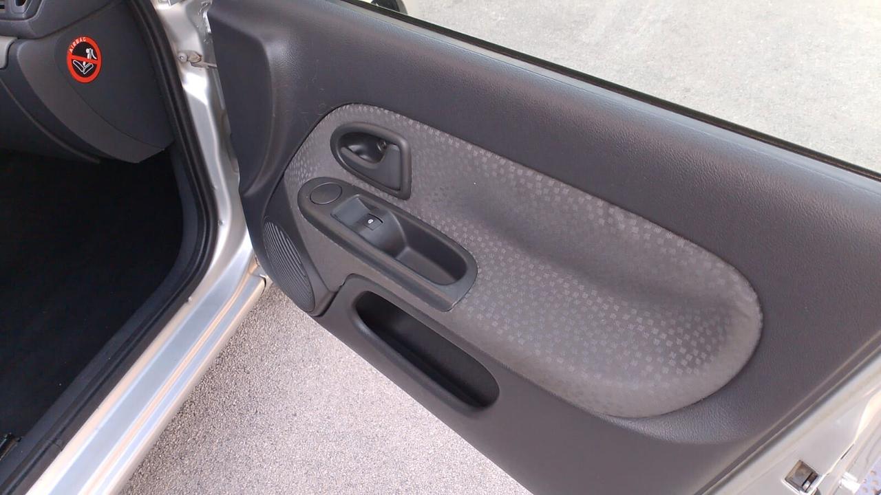 Renault Clio Storia 1.2 5 porte GPL Confort