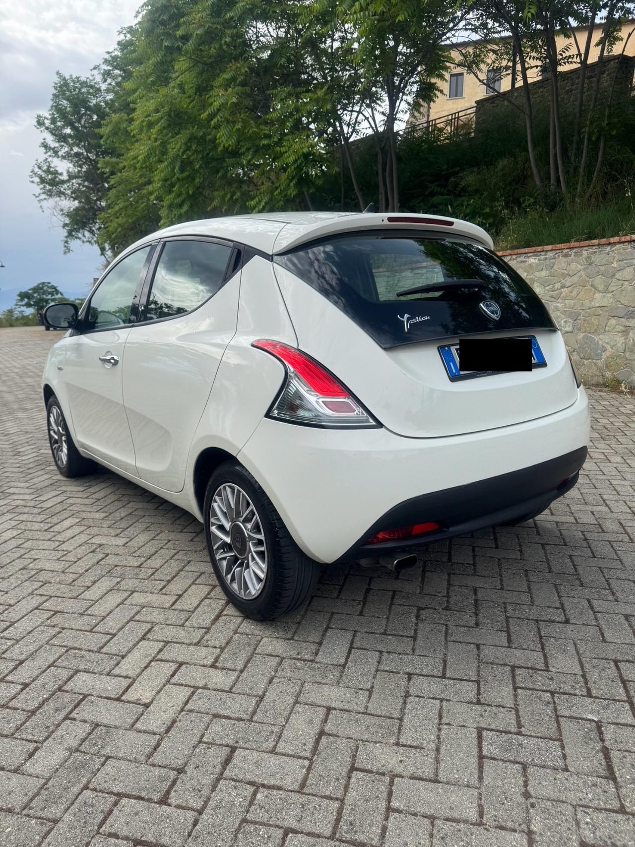 Lancia Ypsilon 1.2 Benzina 69Cv *PLATINUM* 2012
