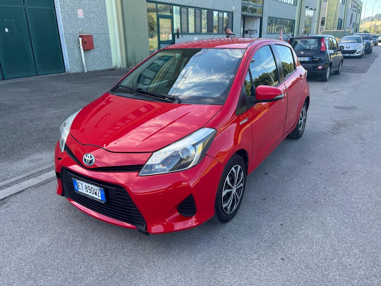 Toyota Yaris 1.5 Hybrid 5 porte Lounge automatica