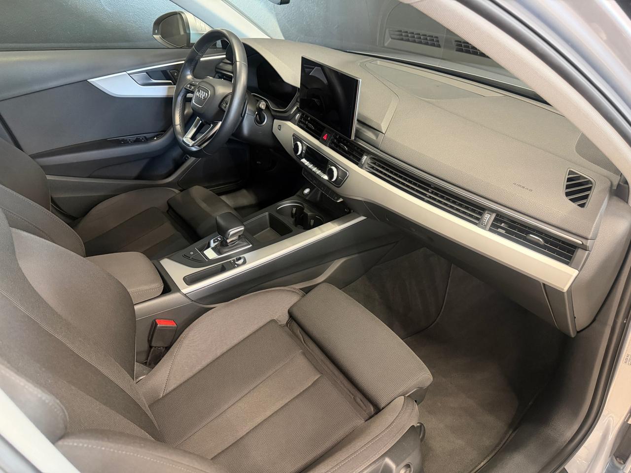 Audi A4 Avant 35 2.0 tdi mhev Business Advanced 163cv s-tronic
