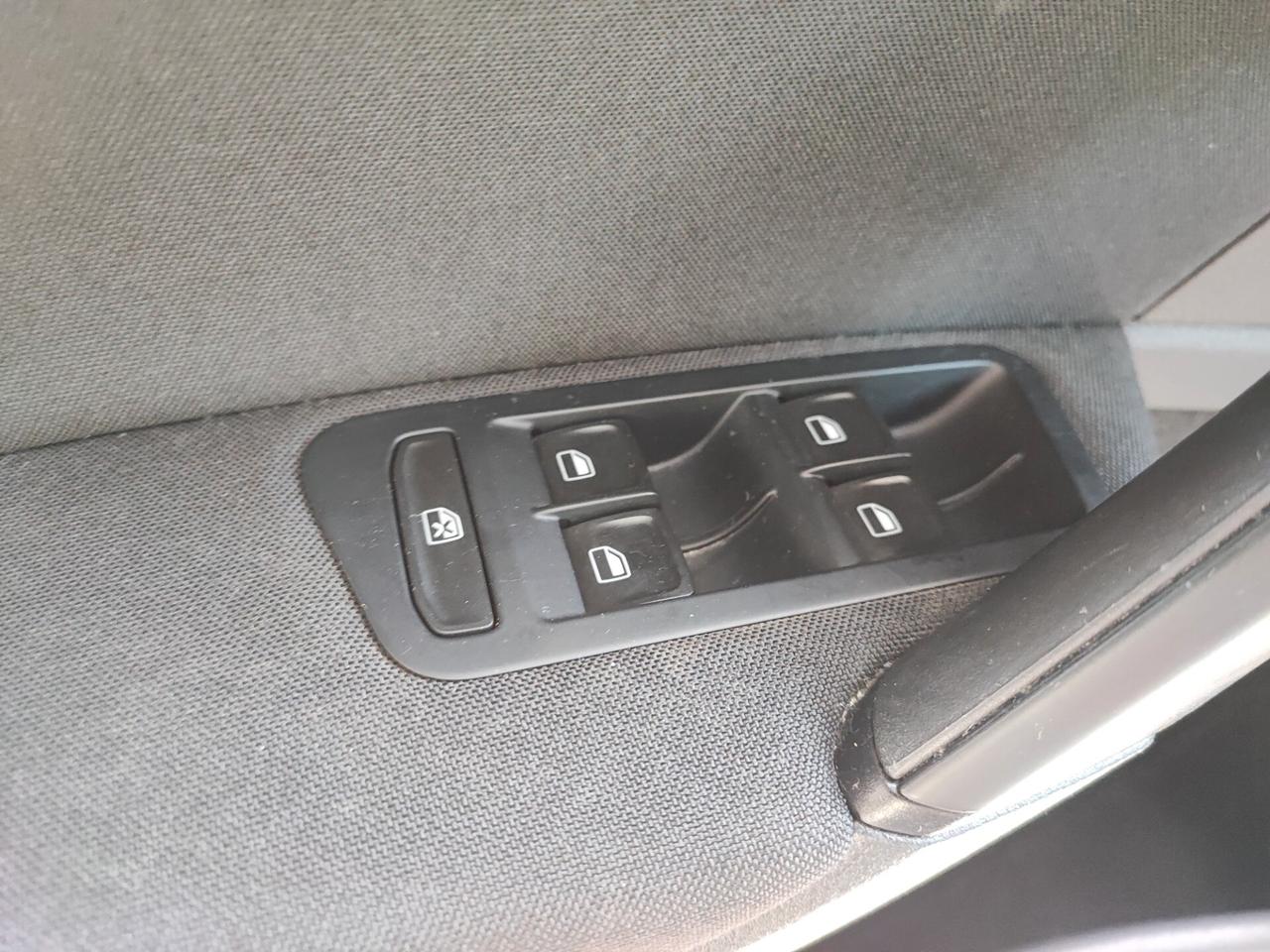 Volkswagen Golf Variant 1.6 TDI 105 CV Highline BlueMotion Technology