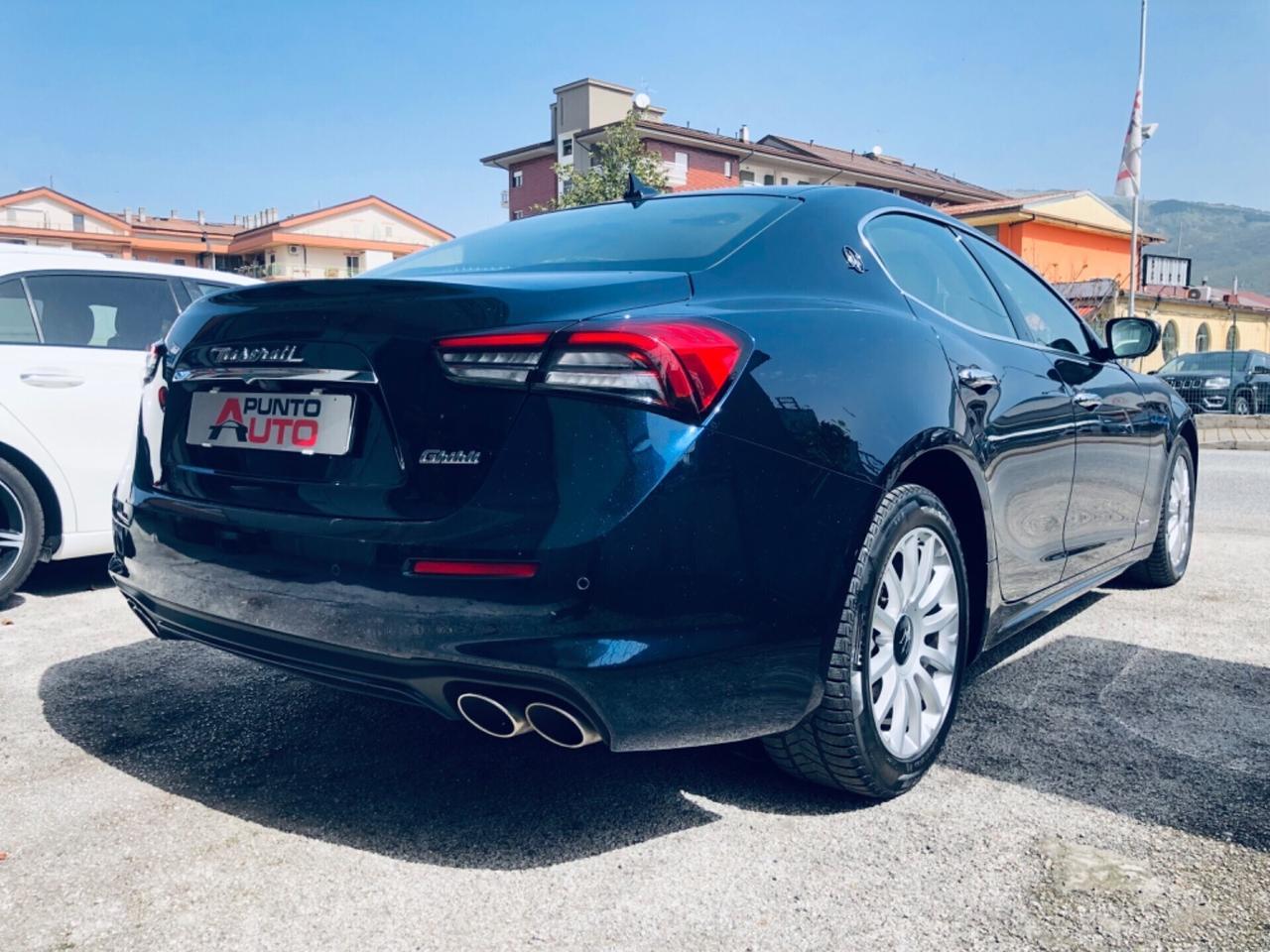 Maserati Ghibli L4 330 CV MHEV Granlusso