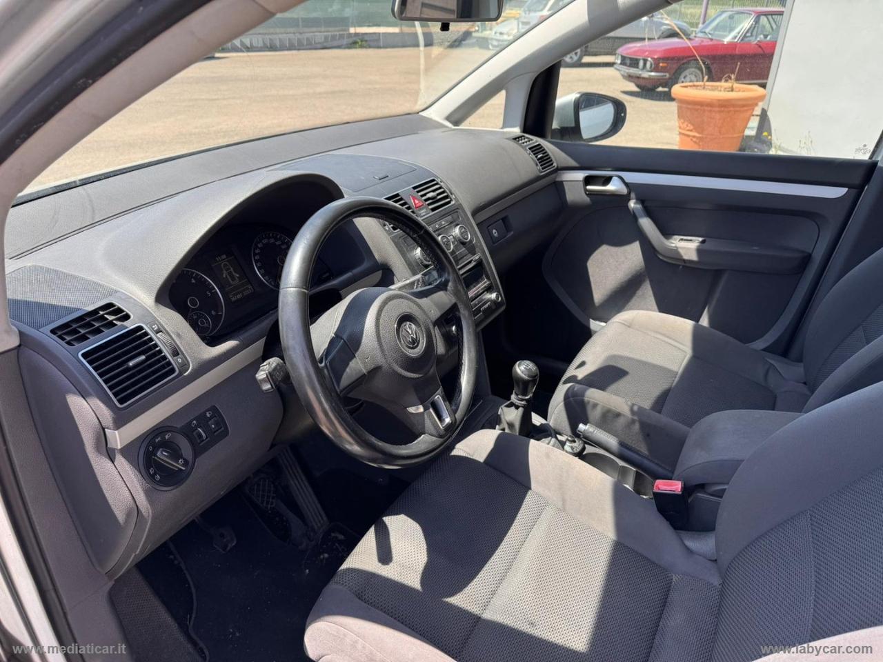 VOLKSWAGEN Touran Business 1.6 TDI Comfortline