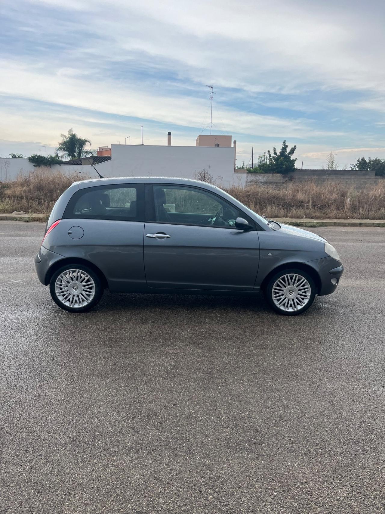 Lancia Ypsilon 1.2 Oro