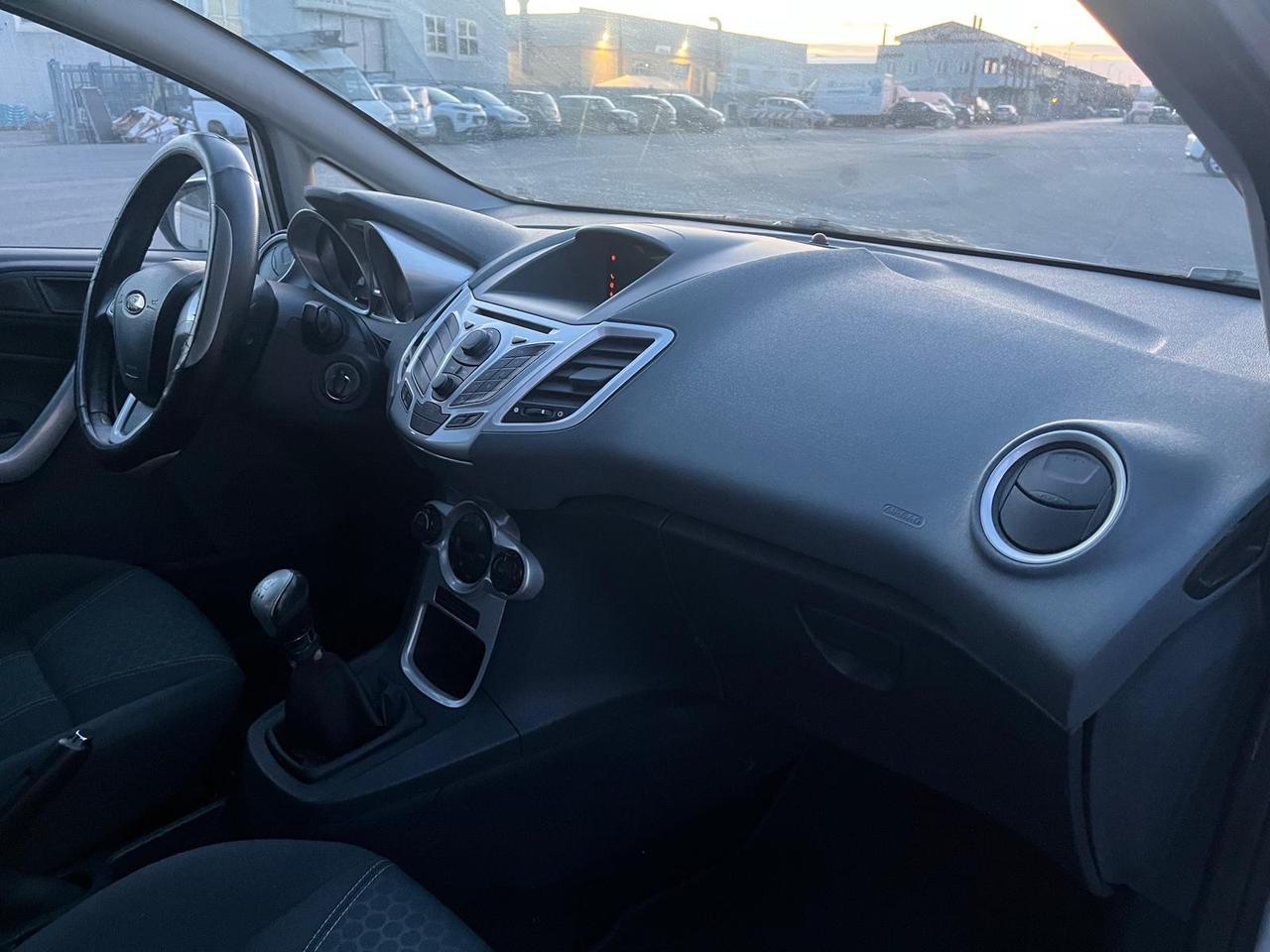 Ford Fiesta 1.4 TDCi 5p. Titanium