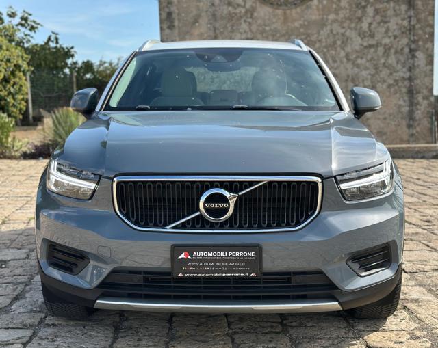 VOLVO XC40 D3 AWD Geartronic Momentum (Navi/APP/FullLED)