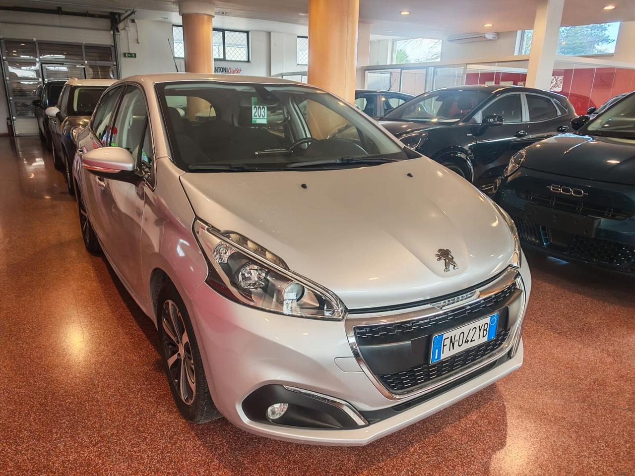 Peugeot 208 PureTech 82 5p. GPL Allure
