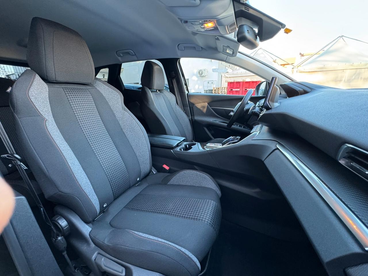 Peugeot 3008 BlueHDi 130 S&S EAT8 Active Business