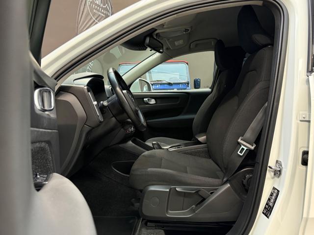 VOLVO XC40 T2 Geartronic Momentum *OK NEOPATENTATI / IVA*