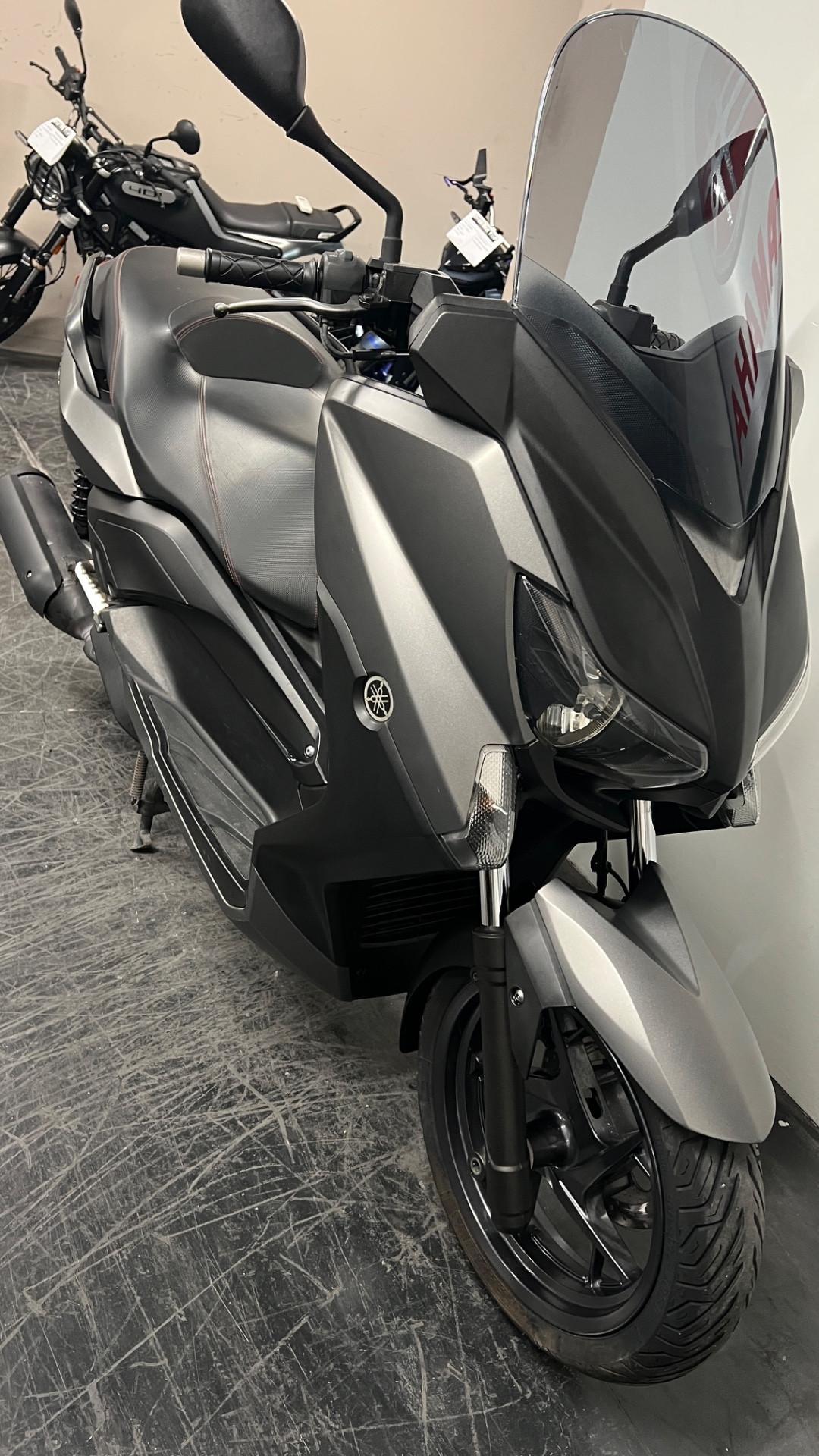 Yamaha X-Max 250