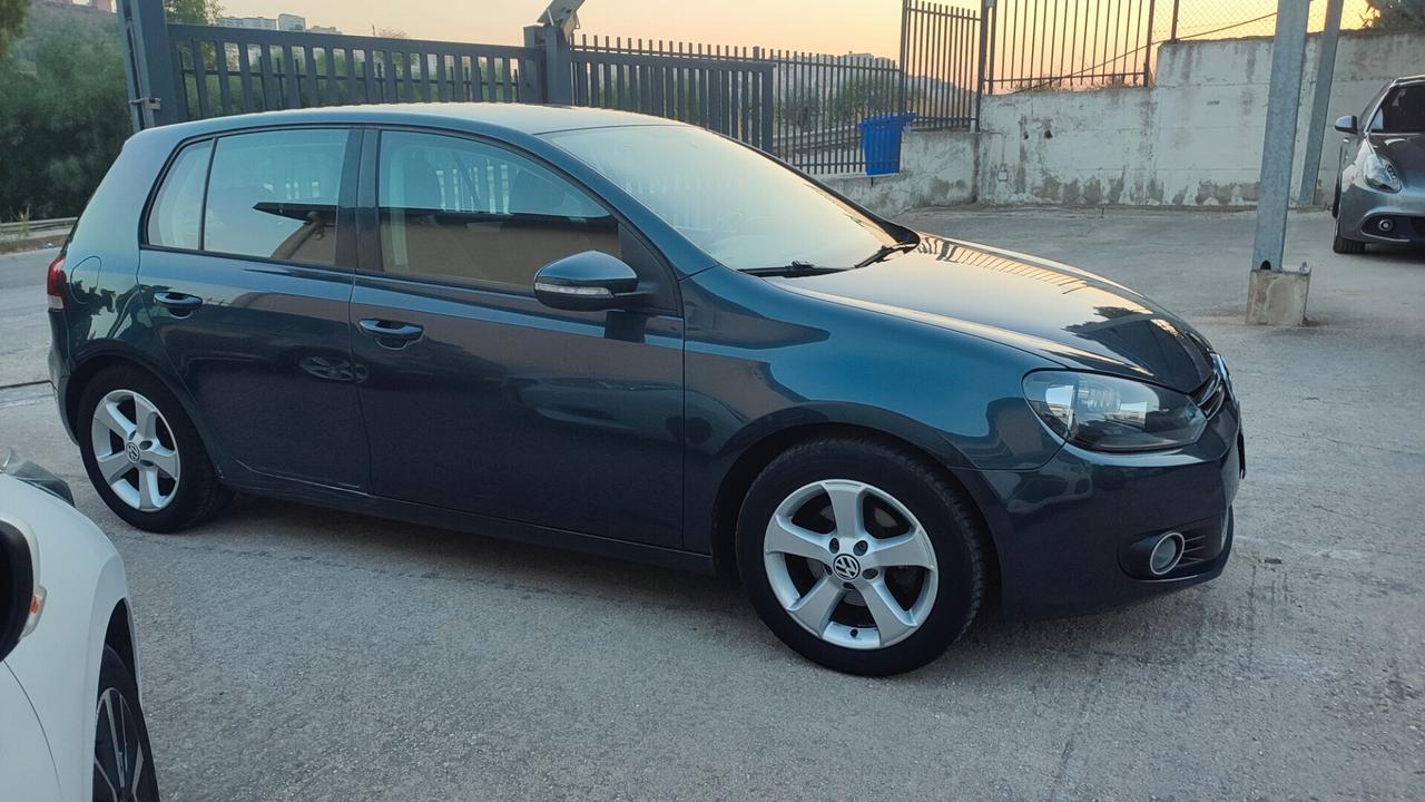 Volkswagen Golf 1.6 TDI DPF 5p. Highline
