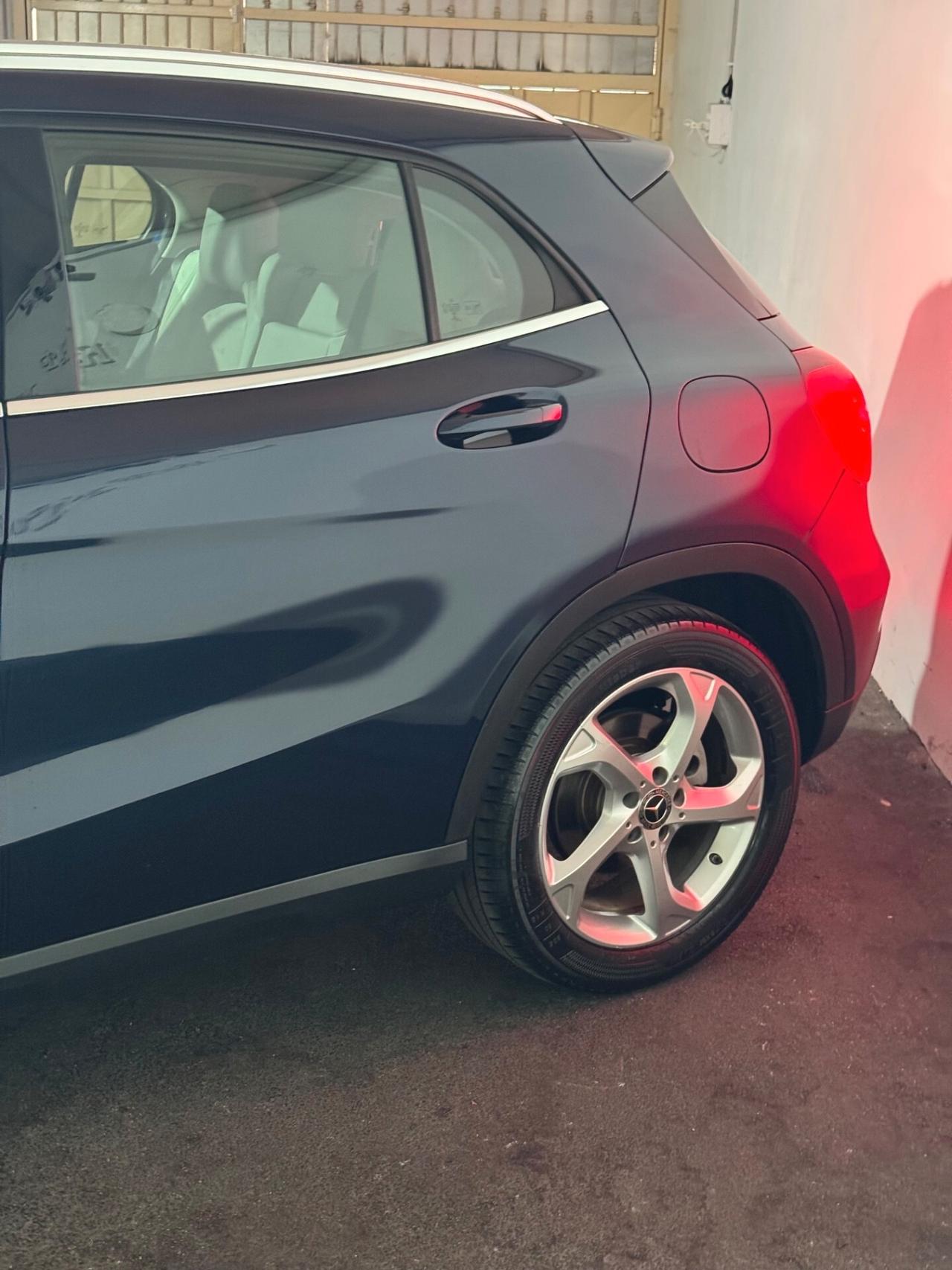 Mercedes-benz GLA 180 d Automatic Premium
