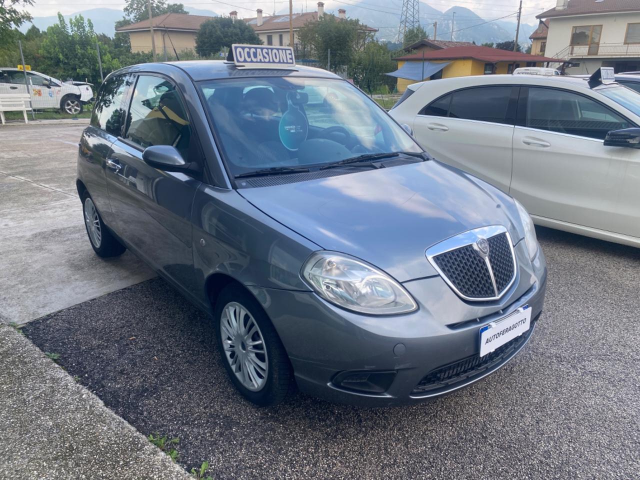 Lancia Ypsilon 1.2 Oro x neo patentati