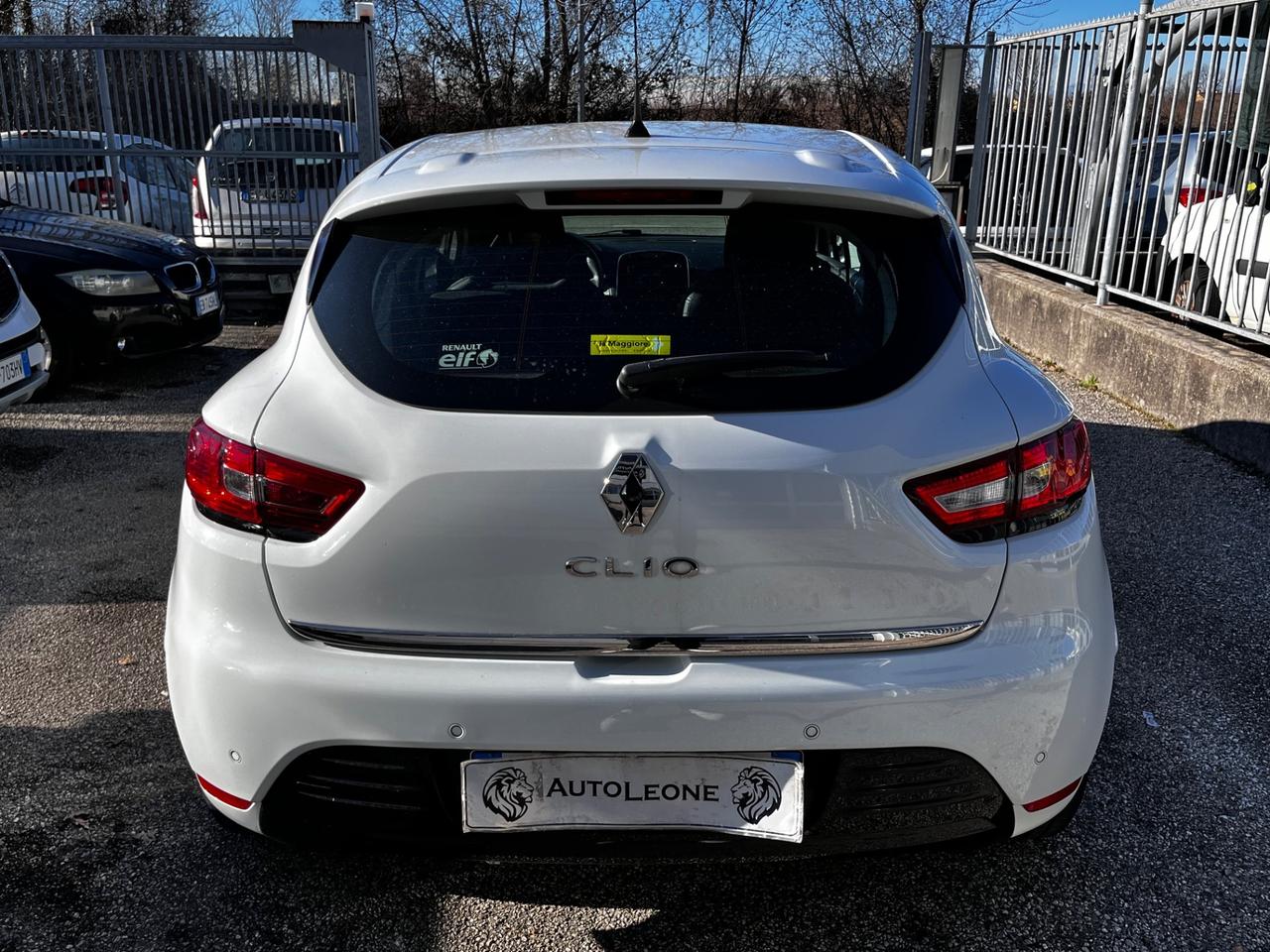 Renault Clio 0.9TCe 75 CV 5 p. MOSCHINO OK NEOPATENTI
