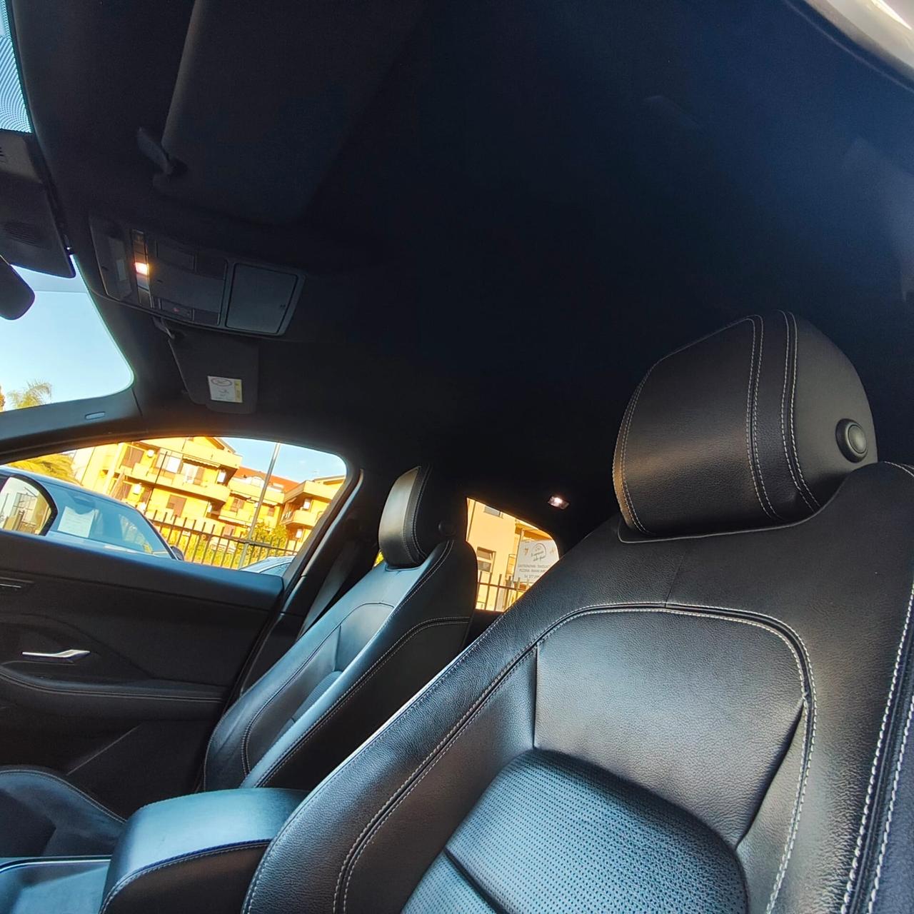 Jaguar E-Pace 2.0D 150 CV AWD aut. R-Dynamic SE