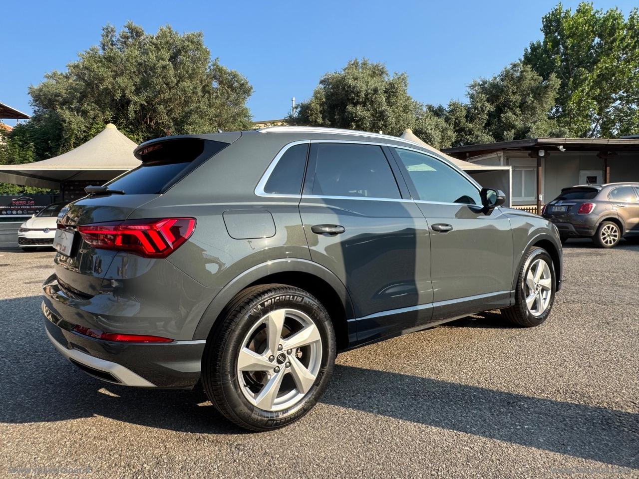 AUDI Q3 35 TDI S tronic Business Advanced