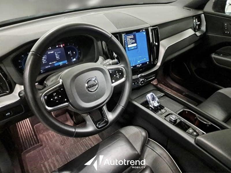 Volvo XC60 B4 197+14 CV Automatica Mild Hybrid Diesel Plus Dark