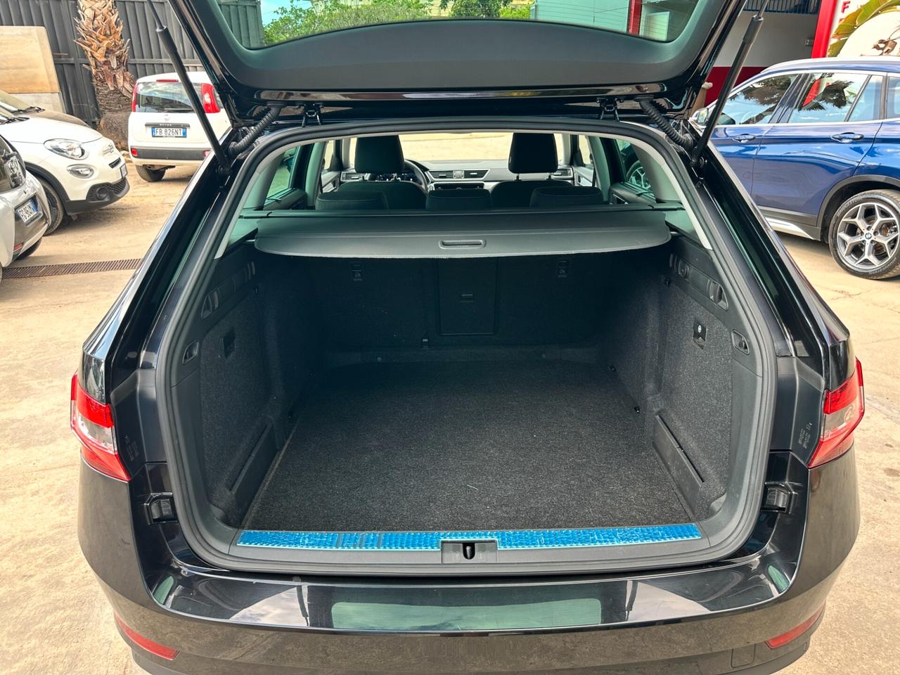 Skoda Superb 2.0 TDI EVO 150 CV SCR DSG Wagon Executive
