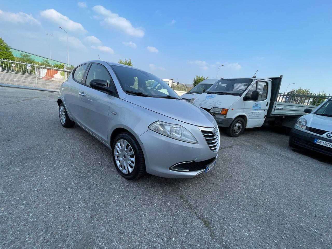 Lancia Ypsilon 1.3 MJT 16V 95 CV 5 porte S&S Silver