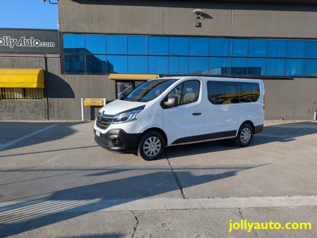 RENAULT Trafic T29 2.0 dCi 120CV 9 POSTI