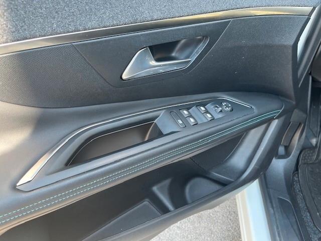 PEUGEOT 3008 1,5 DIESEL 2022