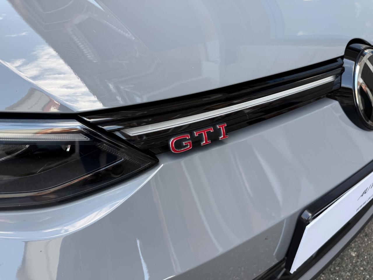 Volkswagen Golf GTI 2.0 TSI DSG PERFORMANCE