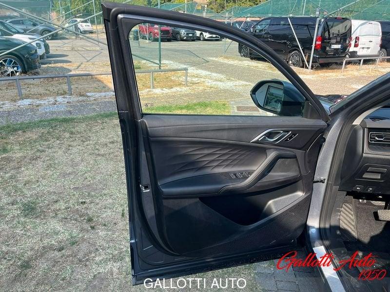 MG HS 1.5 T HEV Luxury AT