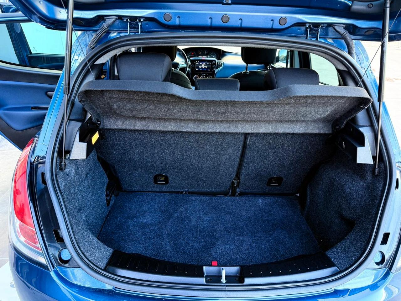 Lancia Ypsilon 1.0 FireFly 5 porte S&S Hybrid Gold Plus