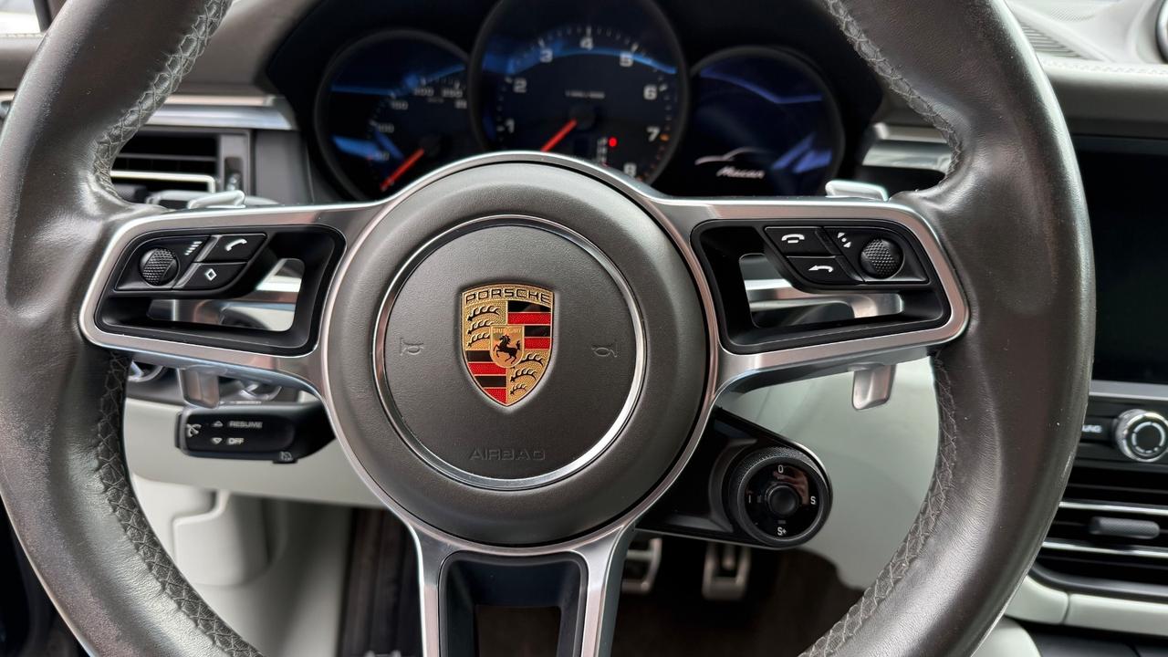 Porsche Macan 2.0 245cv. IPER FULL