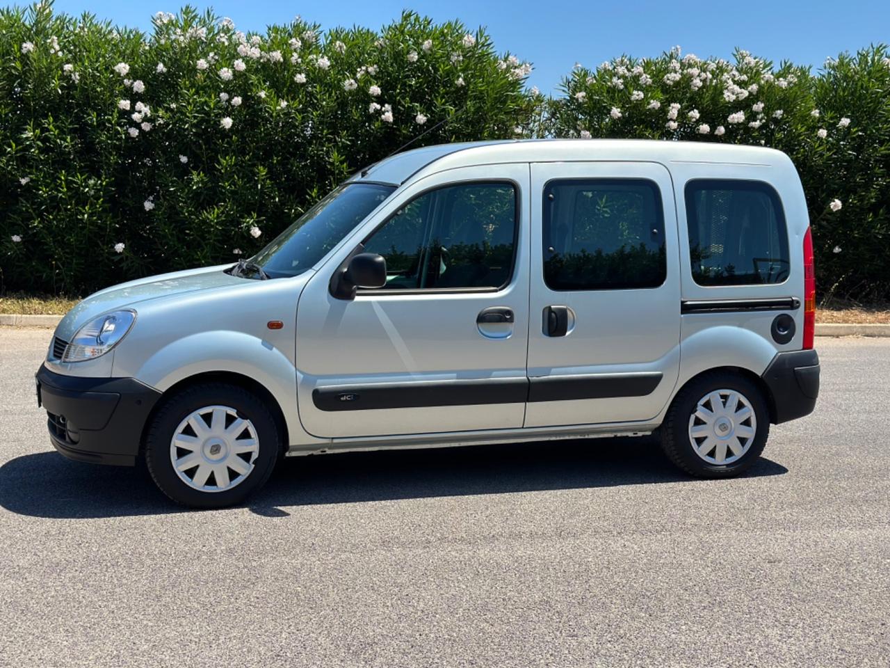 Renault Kangoo 1.5 dCi/82CV trasporto disabili