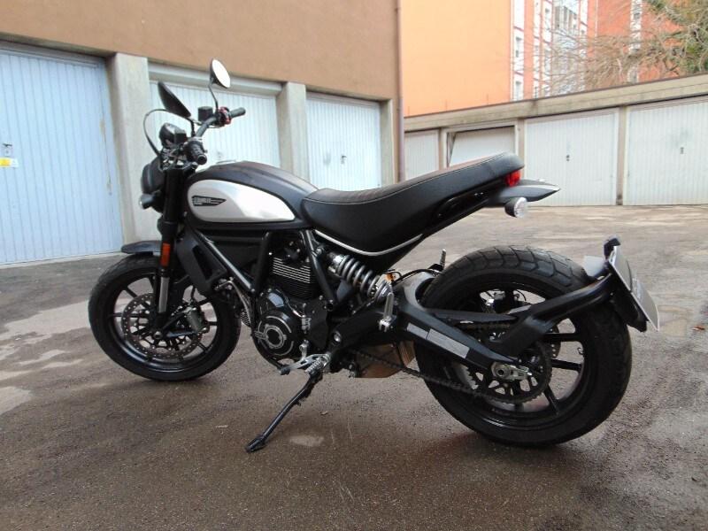 Ducati Scrambler Icon Dark