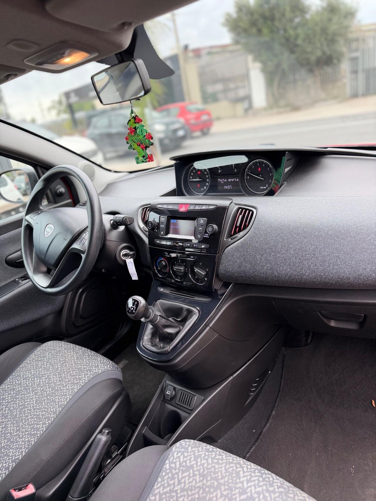 Lancia Ypsilon 1.2 69 CV 5 porte S&S Gold