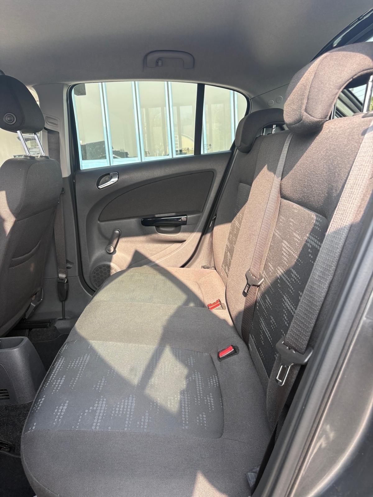 Opel Corsa 1.2 5 porte Cosmo