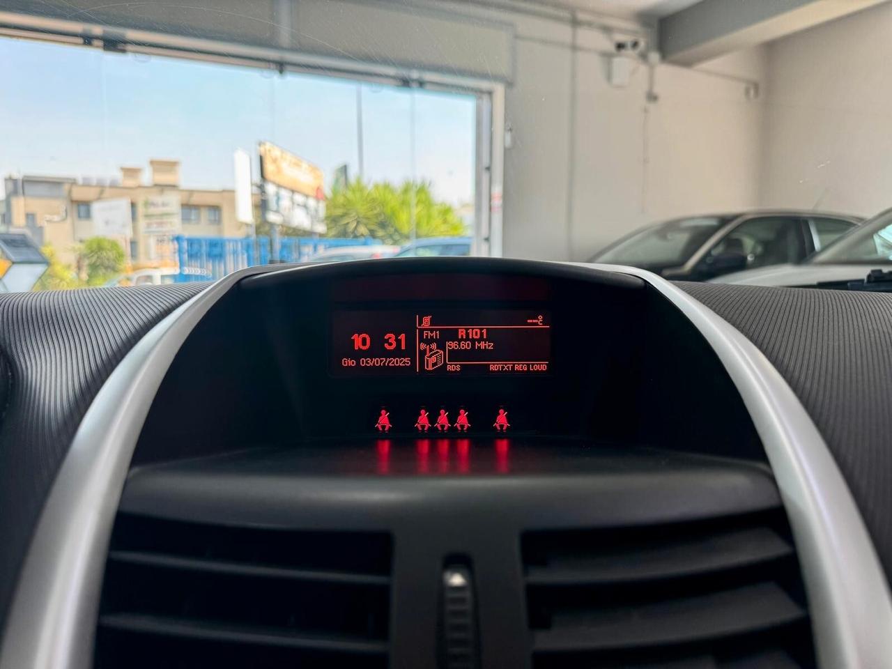 Peugeot 207 1.4 HDi 70cv 5p. 10/2011