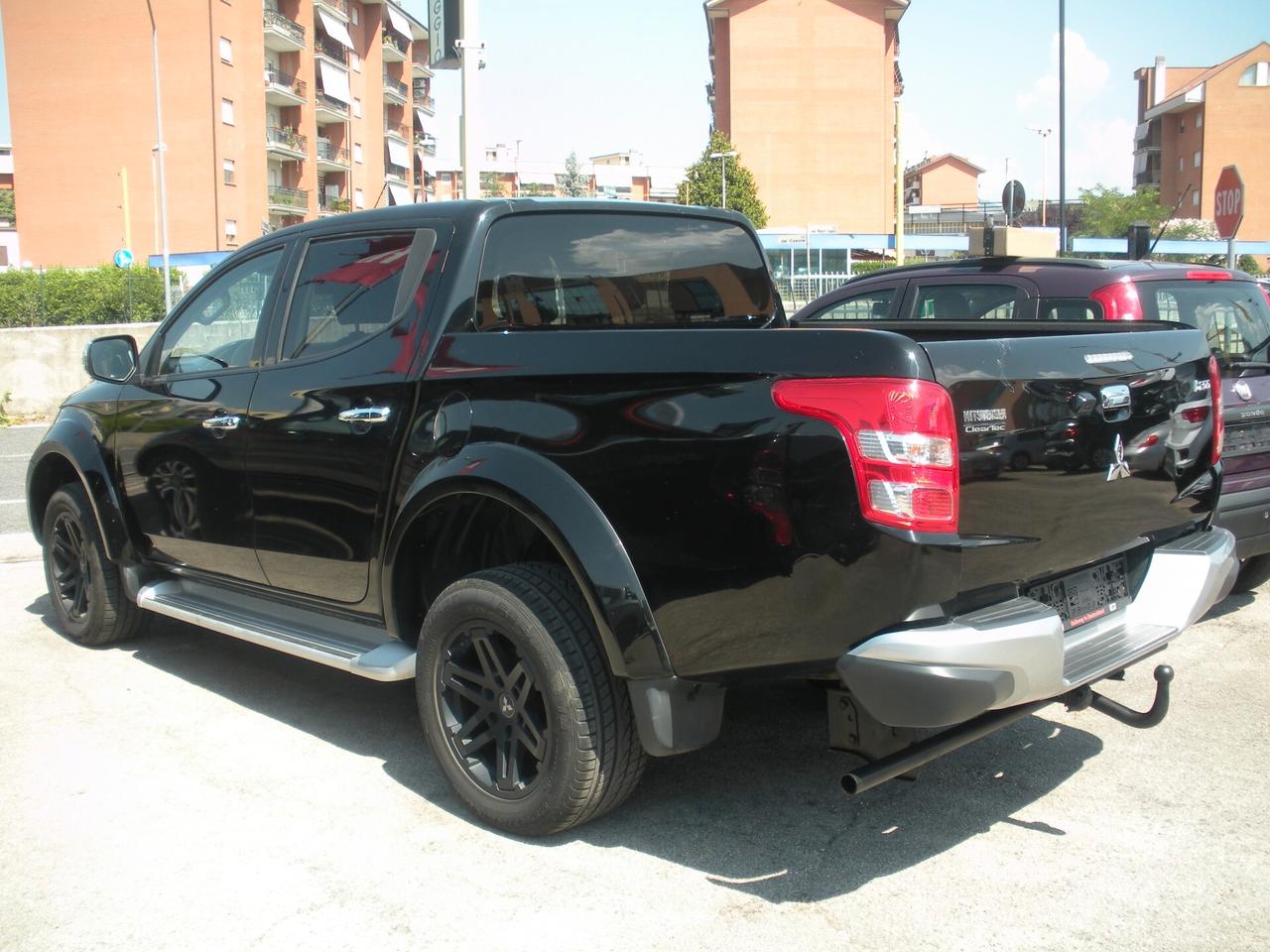 Mitsubishi L200 2.4 DI-D/181CV Double Cab Intense PACK-BLACK