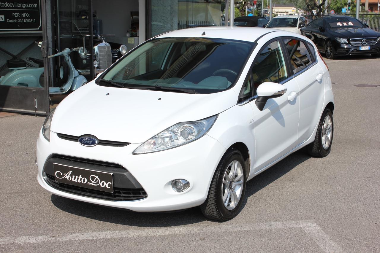 Ford Fiesta 1.4 TDCI 68CV 5 PORTE TITANIUM DISTRIBUZIONE FATTA