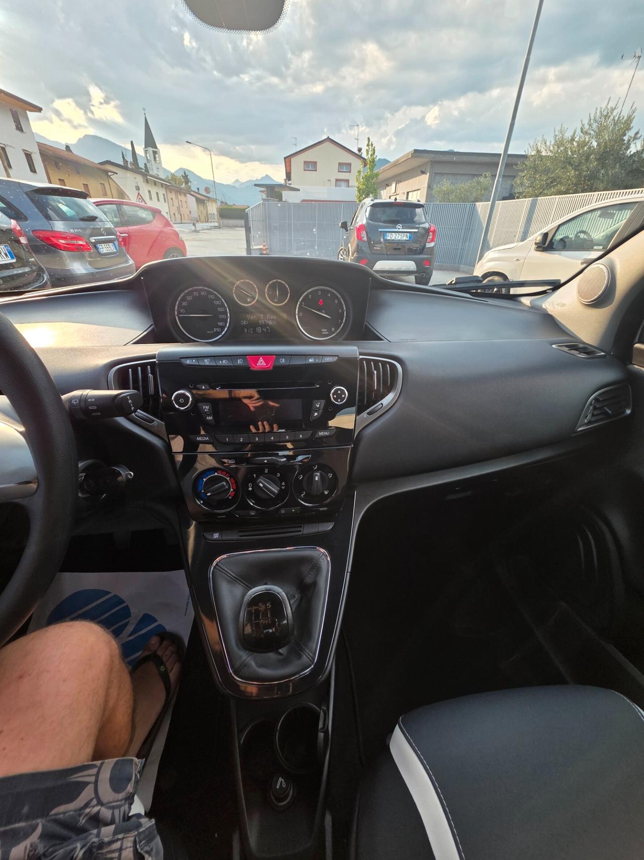 Lancia Ypsilon 1.2 69cv perfetta e garantita 12 mesi