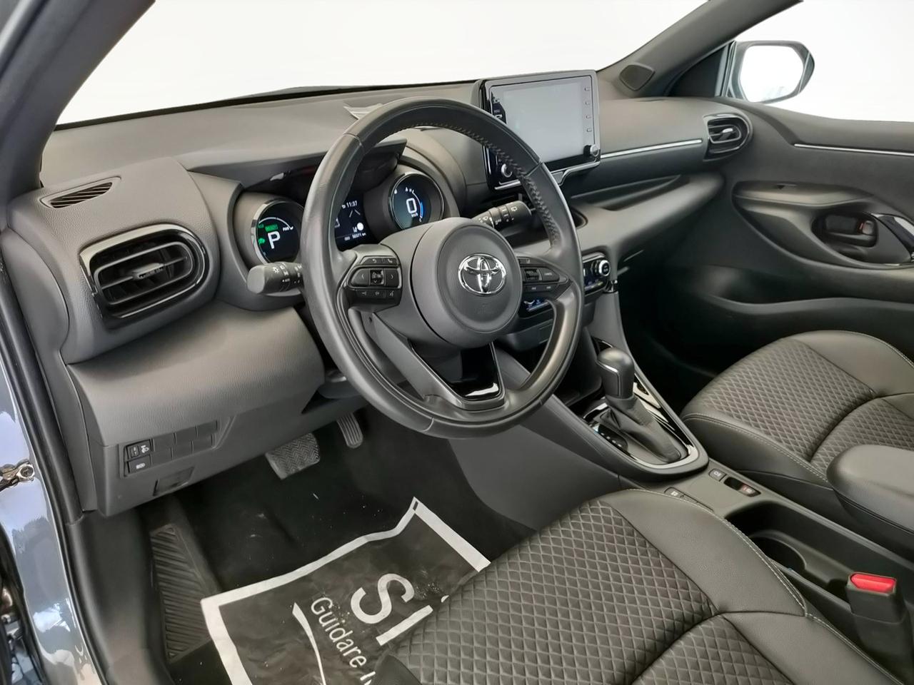 TOYOTA Yaris IV 2020 - Yaris 1.5h Lounge