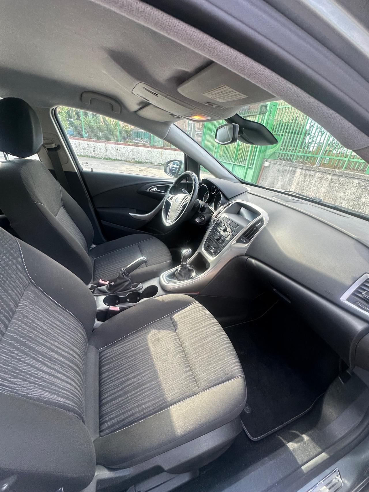 Opel Astra 1.4 100CV Sports Tourer Cosmo