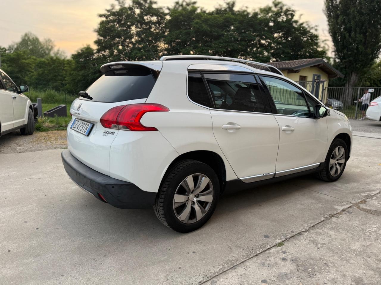 Peugeot 2008 BlueHDi 100 S&S Allure