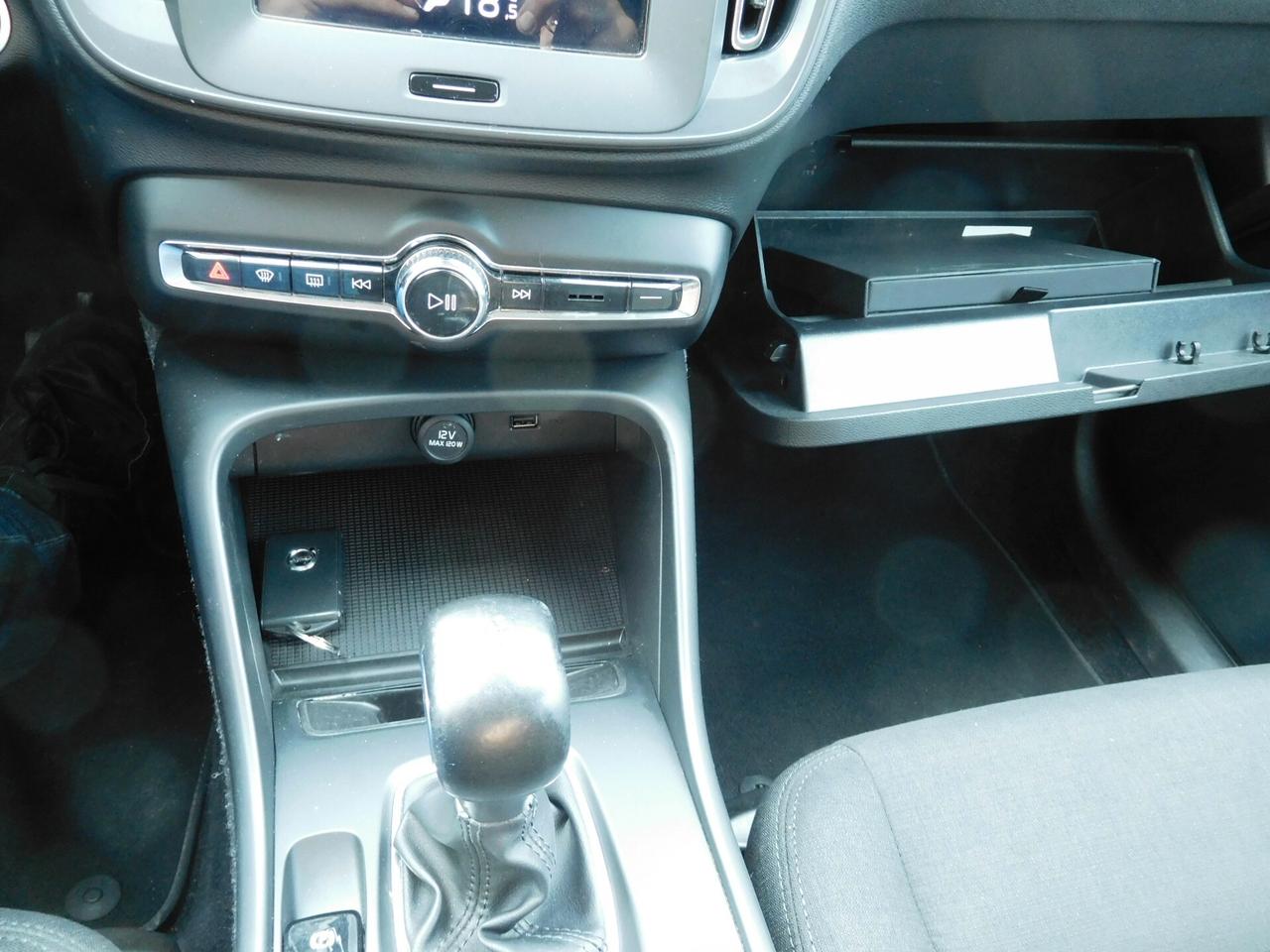 Volvo XC40 D3 AWD Momentum Core 150cv