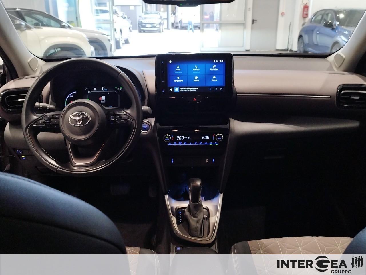 TOYOTA Yaris Cross 1.5h Lounge fwd 116cv e-cvt
