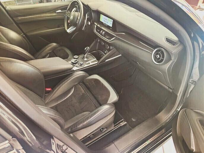 Alfa Romeo Stelvio 2.9 Bi-Turbo V6 510 CV AT8 Quadrifoglio