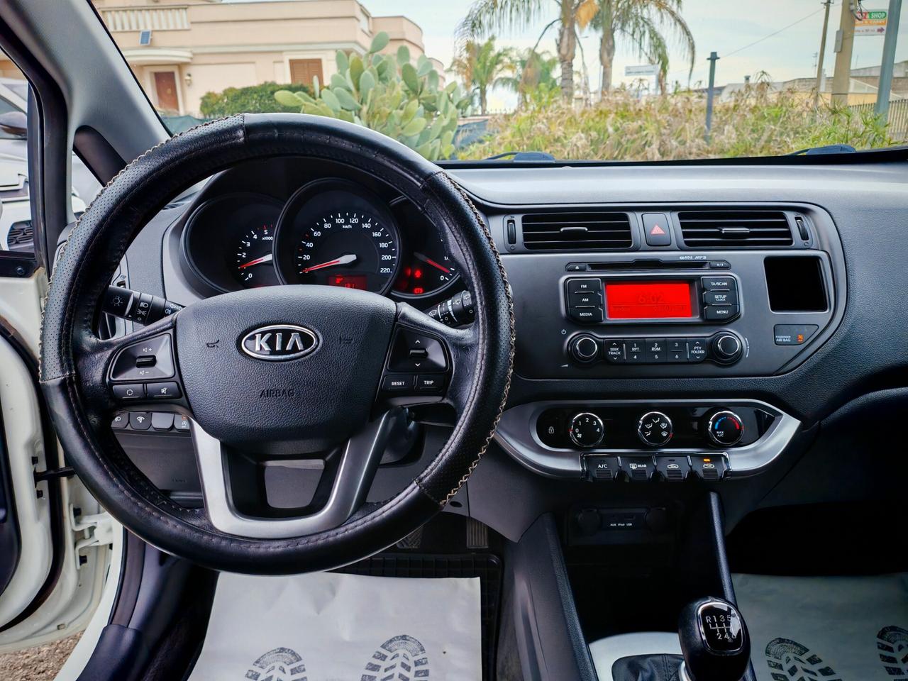 Kia Rio 1.1CRDi EX Plus Full Optional 2013