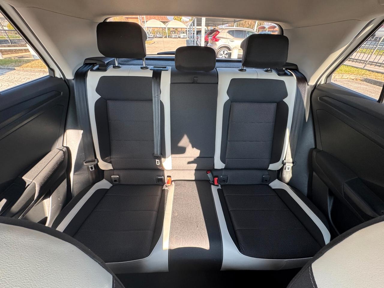 Volkswagen T-Roc 2.0TDI 150CV DSG 4x4 Adv. BlueM. Tech.