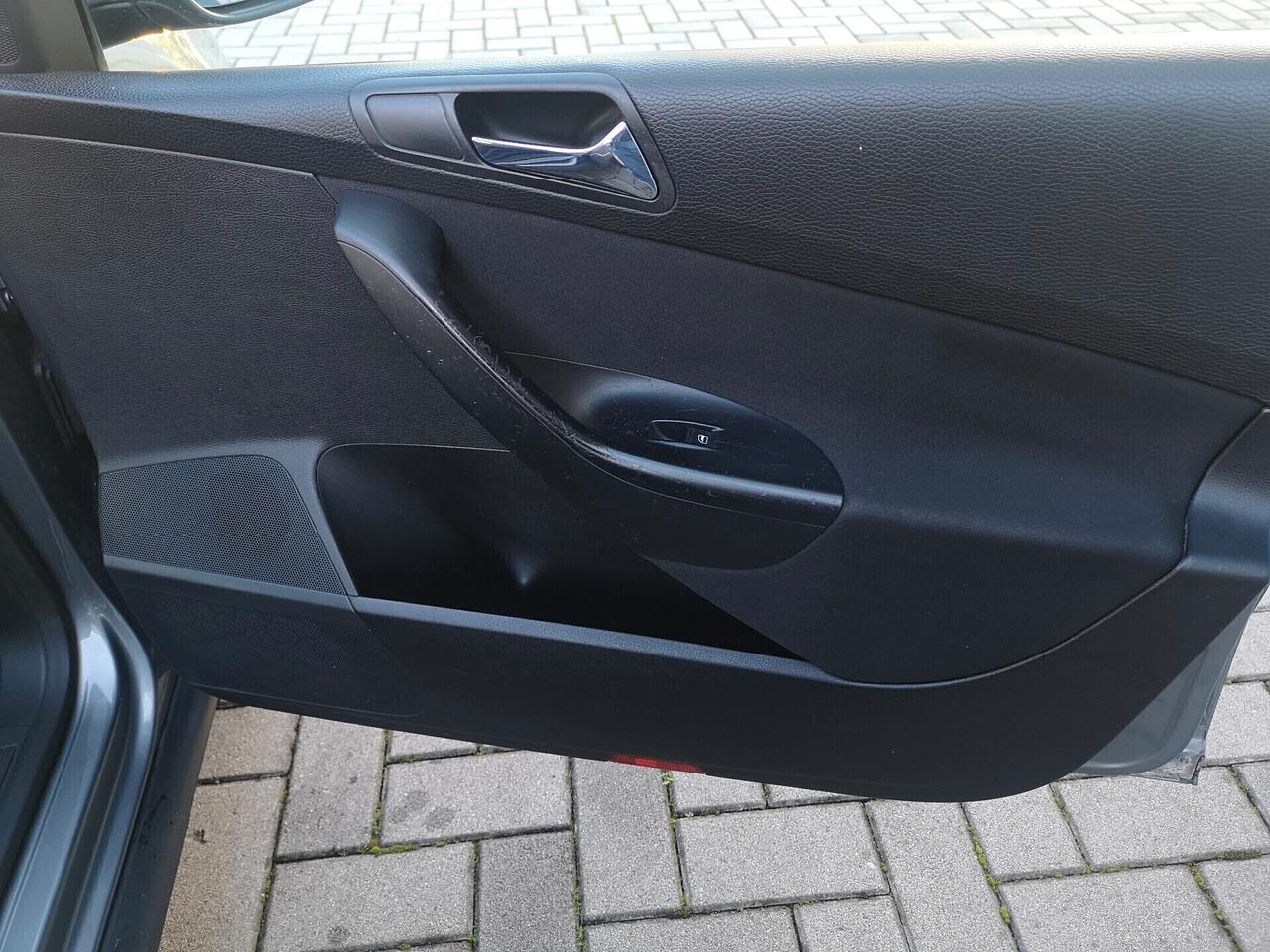 Volkswagen Passat 2.0 16V TDI Var. Sportline